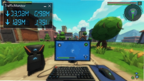 TrafficMonitor悬浮窗在游戏画面边缘显示网络速度，画面主体为电脑游戏场景，左上角悬浮半透明的TrafficMonitor小窗口，显示上传下载速度数字，游戏画面色彩鲜艳，悬浮窗边缘清晰可见，科技感蓝色数字高亮