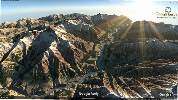Google地球专业版 3D地形渲染效果，展示山脉与峡谷，阳光照射下的立体感，细节丰富，画面逼真