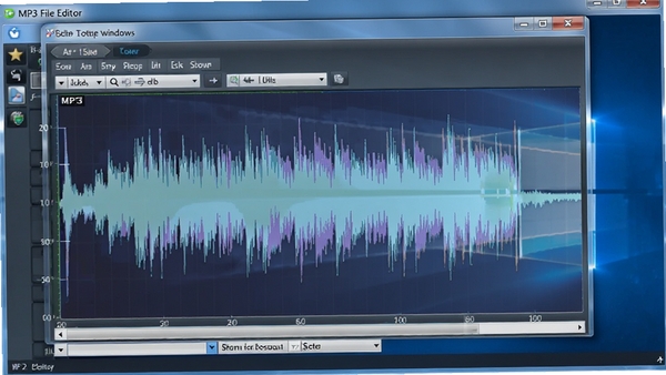 MP3 File Editor软件在Windows系统上正常运行,编辑音频波形的界面,背景为软件主窗口,色调柔和