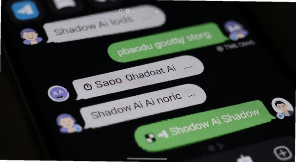 Shadow Ai对话界面特写,屏幕上显示多轮问答气泡,用户与AI交替对话,背景为深色模式下的手机桌面,画面细节清晰,体现对话连贯性,适配Boogu模型生成